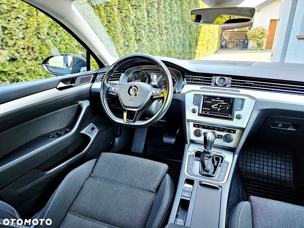 Volkswagen Passat - 17