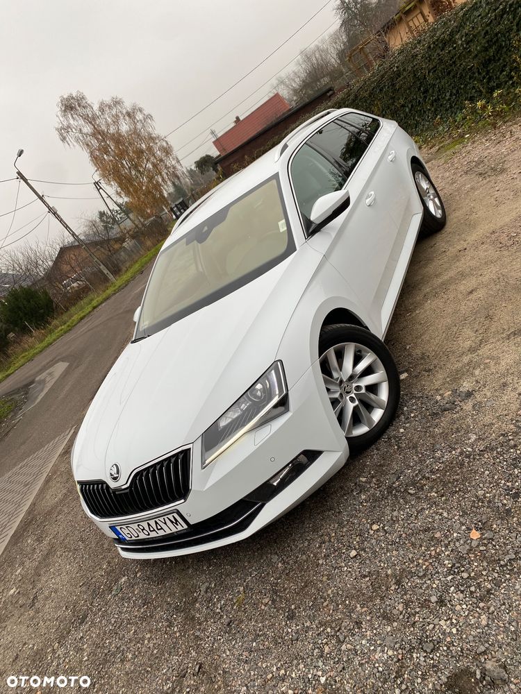 Skoda Superb 2.0 TDI Style - 2