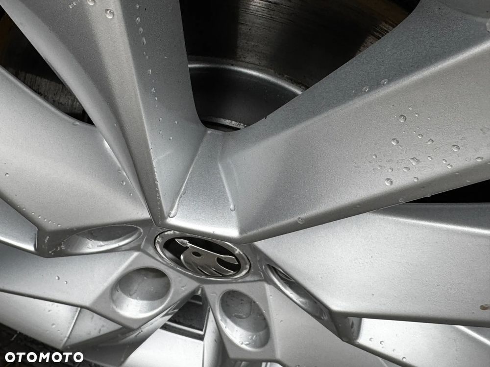 Skoda Superb 2.0 TDI SCR 4x4 Style DSG - 10