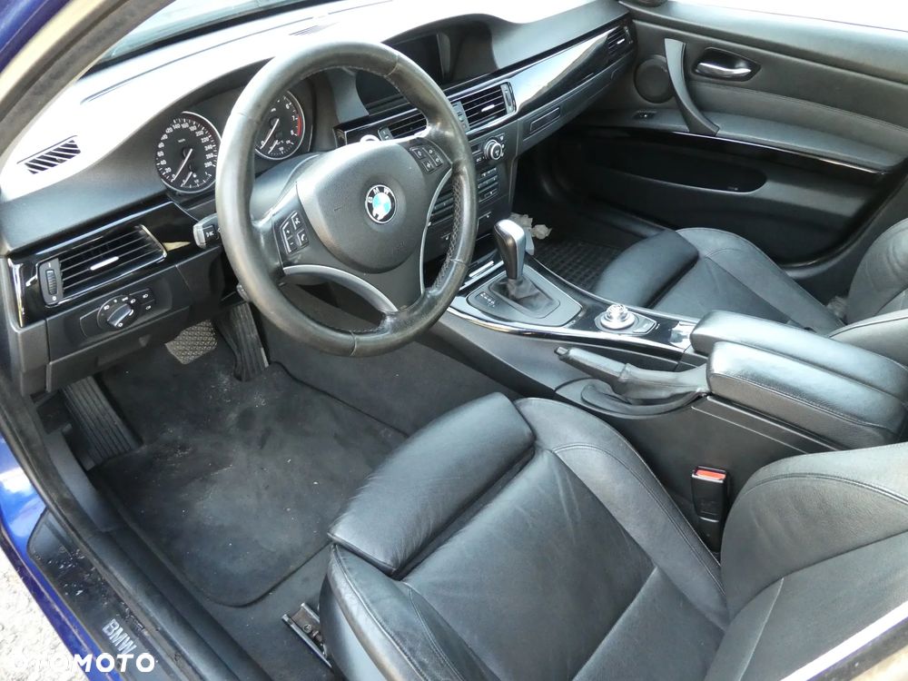 BMW Seria 3 335i xDrive - 17