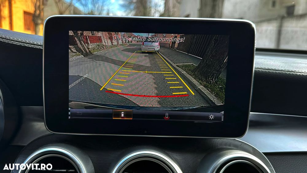 Mercedes-Benz GLC 300 4MATIC 9G-TRONIC AMG Line - 22