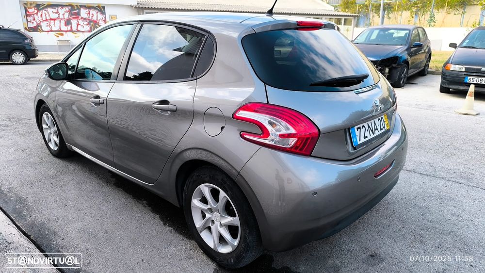 Peugeot 208 1.4 HDi SE Style - 2