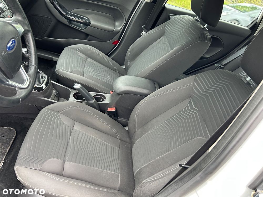 Ford Fiesta - 10