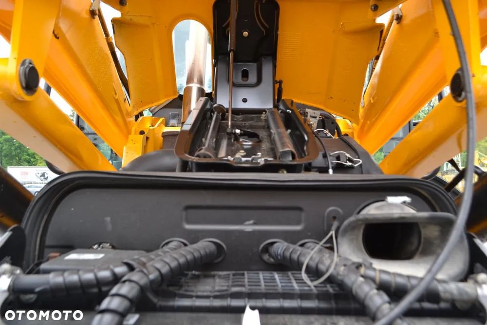 JCB 3CX - 28
