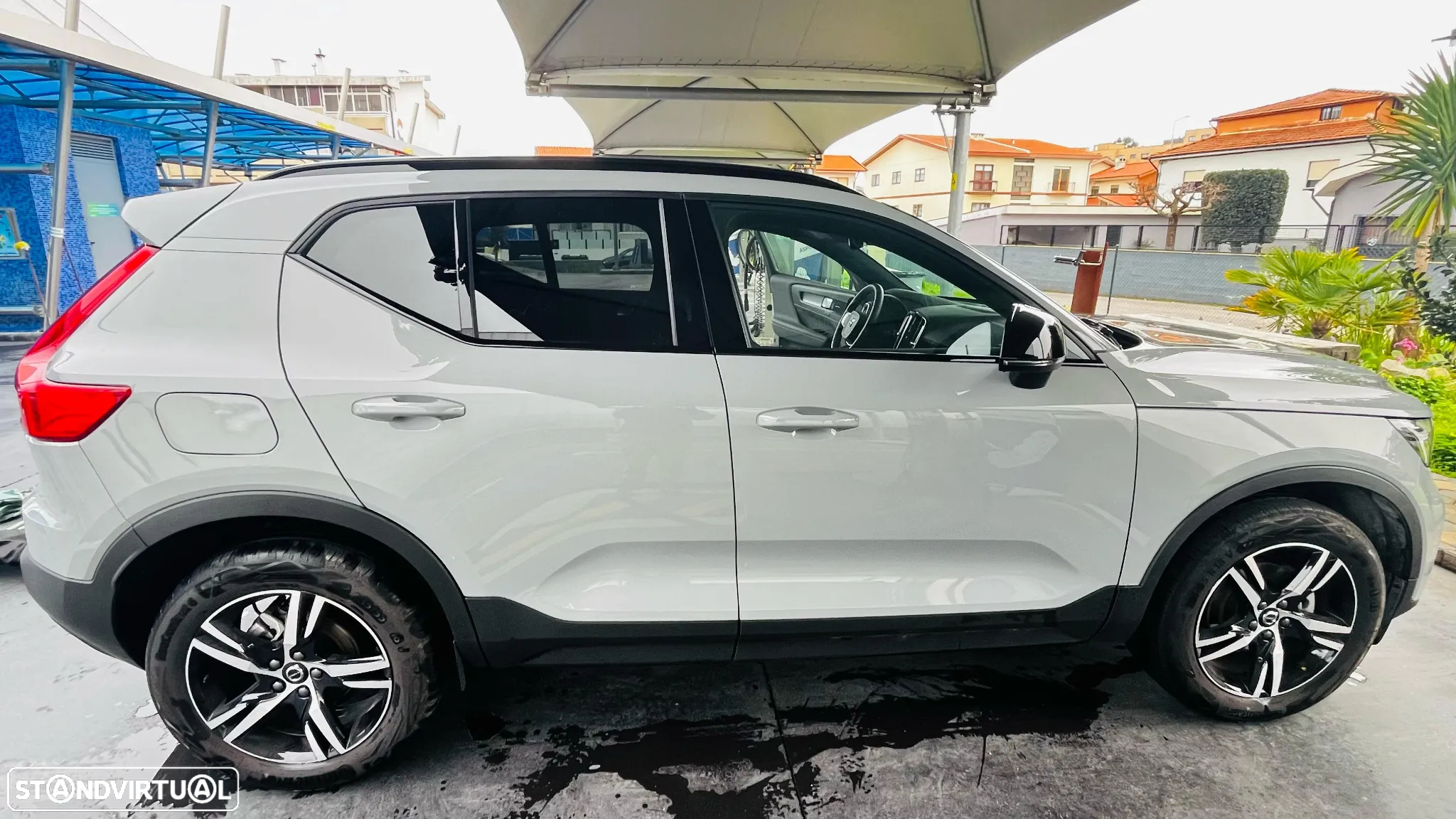 Volvo XC 40 1.5 T2 Plus Dark Auto - 2