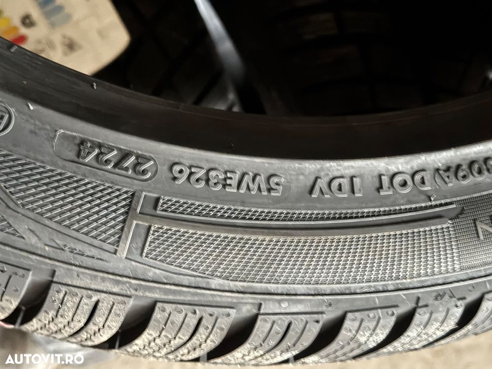 Vând 4 anvelope 255/40/19 vredestein de iarnă noi - 4
