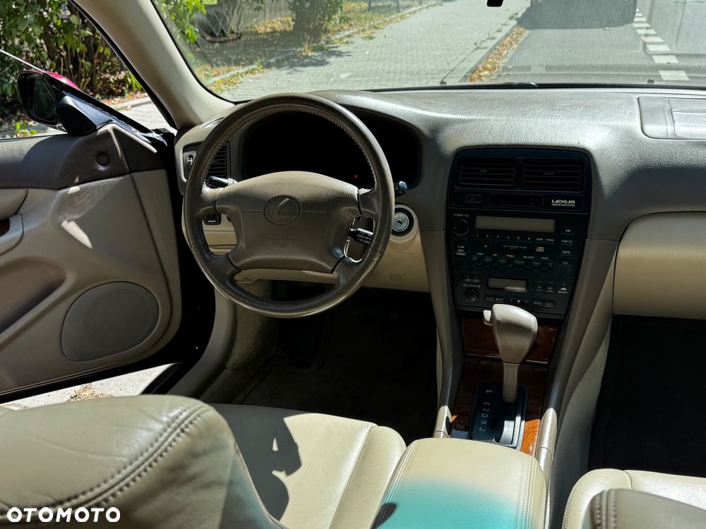 Lexus ES - 23