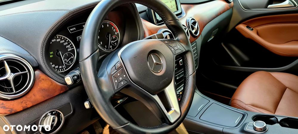 Mercedes-Benz Klasa B 200 7G-DCT AMG Line - 21