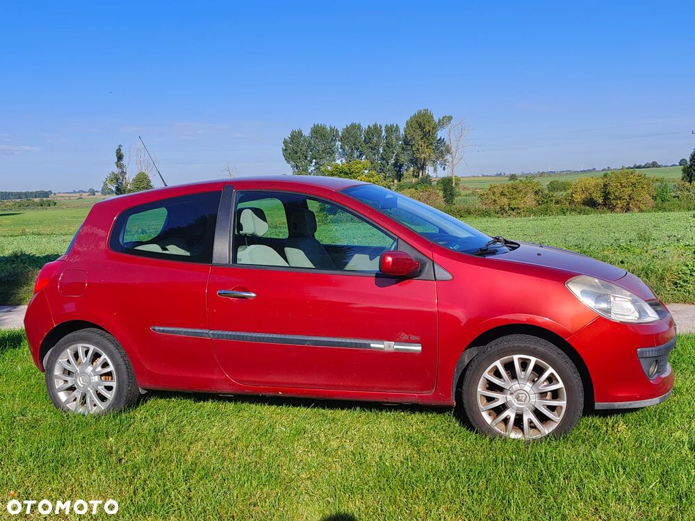 Renault Clio - 1