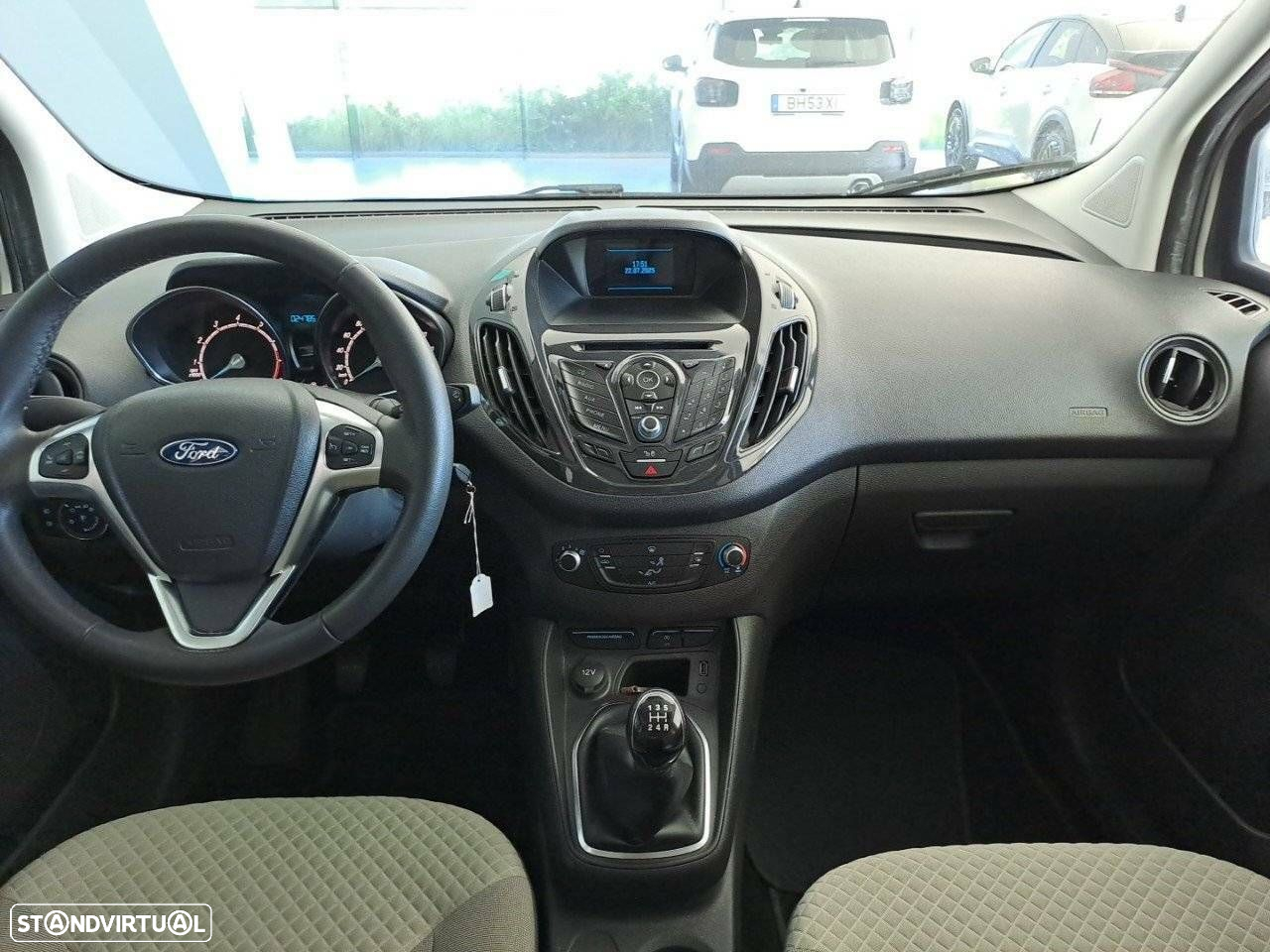 Ford Tourneo Courier 1.0 EcoBoost Titanium - 8