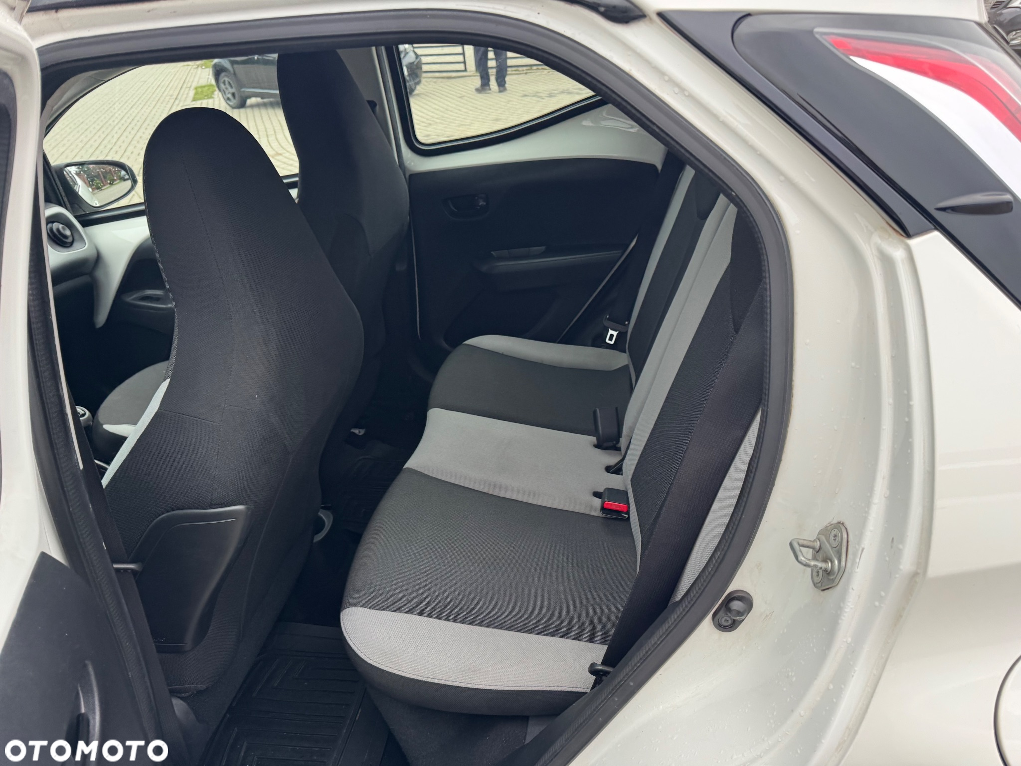 Toyota Aygo x-play - 15