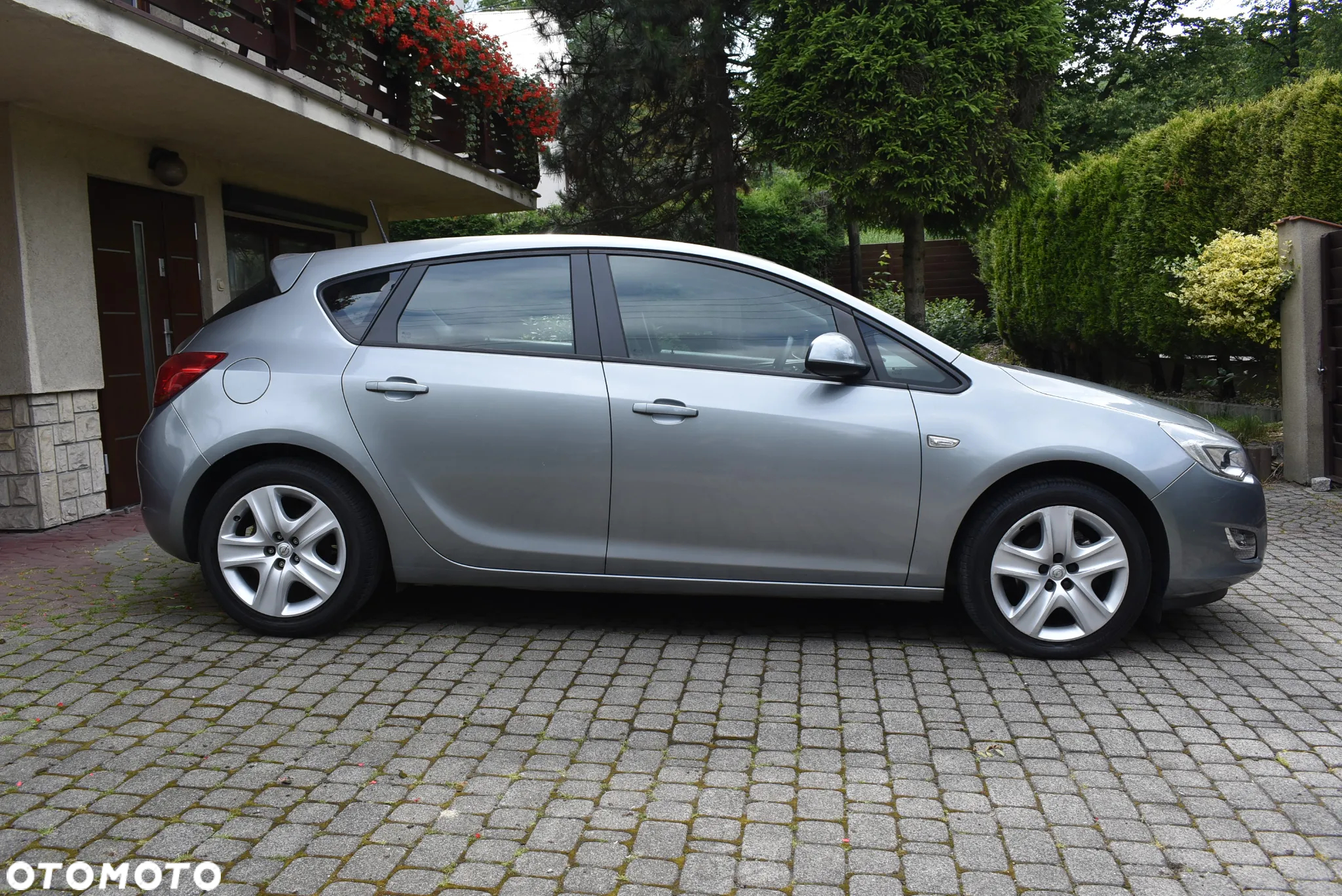 Opel Astra 1.4 Turbo Design Edition - 2