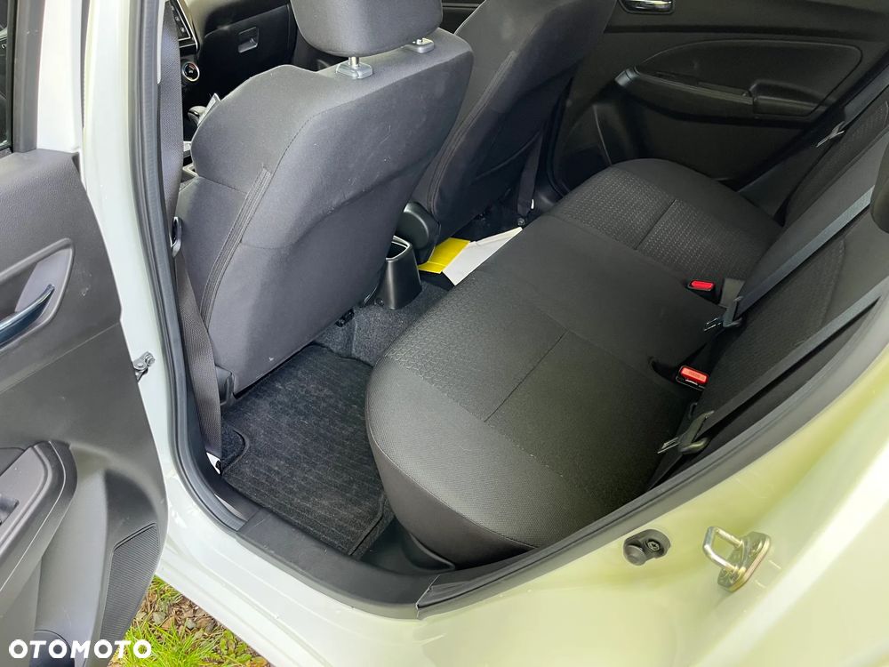 Suzuki Swift 1.2 Dualjet Hybrid CVT Comfort - 29