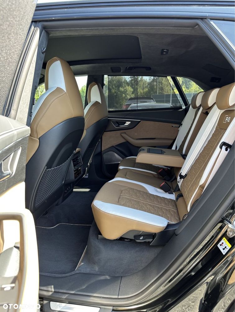 Audi RS Q8 - 25