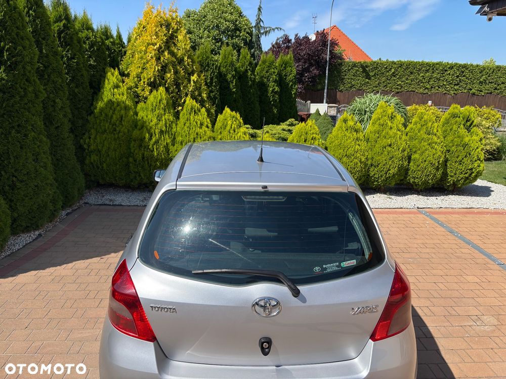 Toyota Yaris 1.0 Terra - 19