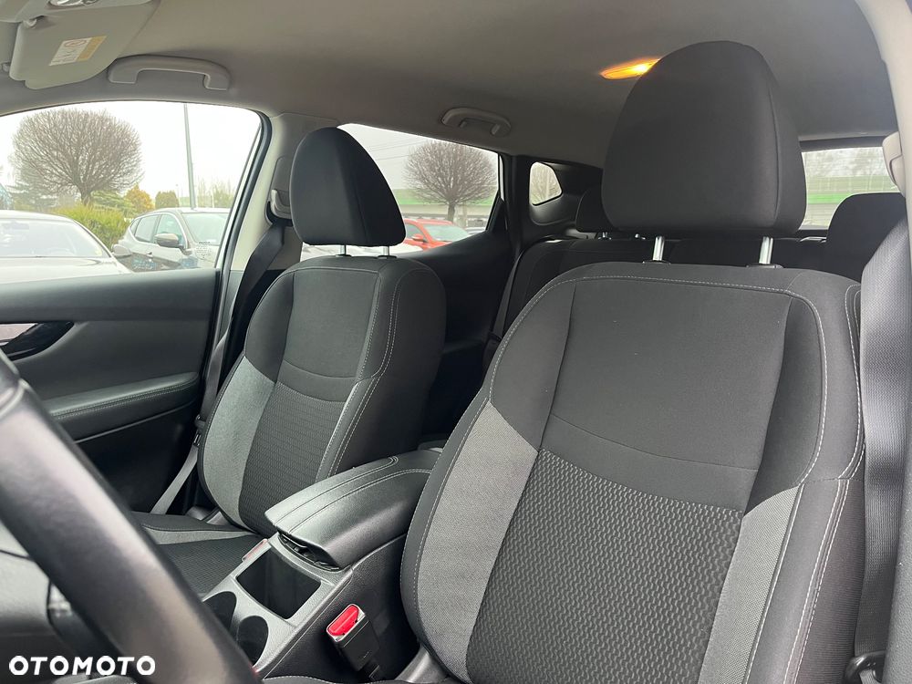 Nissan Qashqai 1.3 DIG-T ACENTA - 17