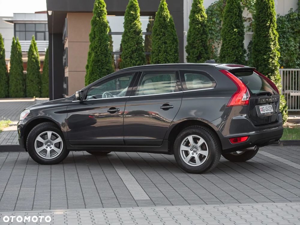 Volvo XC 60 D5 AWD Momentum - 10