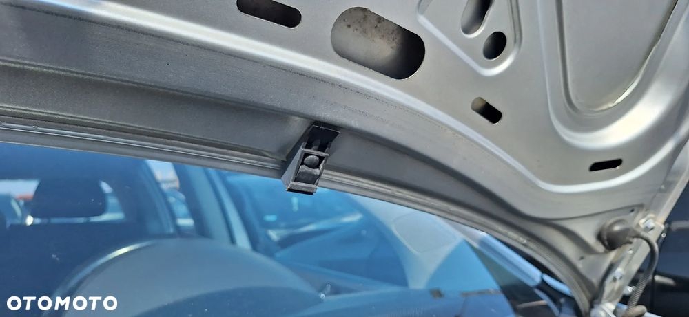 Volkswagen Polo 9N 05- Maska Pokrywa Komory Silnika Kod Lak LA7W - 34