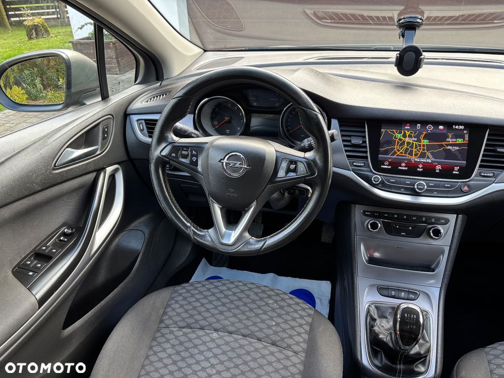 Opel Astra 1.4 Turbo Business - 17