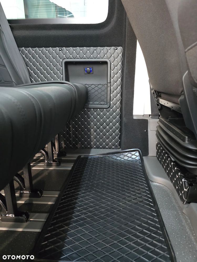 Volkswagen CRAFTER 4 MOTION AUTOMAT-8 Bie TDI 177KM Długi 7-OSOBOWY BOGATA OPCJA WYPOSAŻENIA NAVI KAMERA COFANIA FUL LED LAKIER METALIZOWANY FOTEL KIEROWCY PNEŁMATYCZNY Z MASAZEM SALON PL STAN NOWY NOWY NOWY - 40
