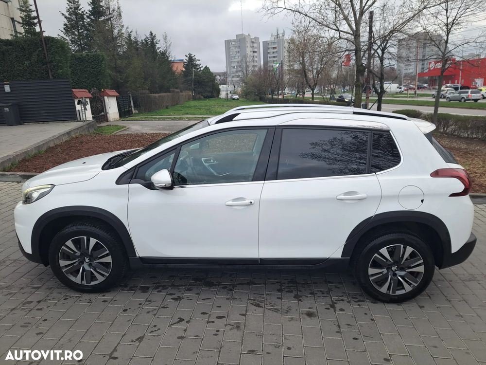 Peugeot 2008 PureTech 130 Allure Pack - 2