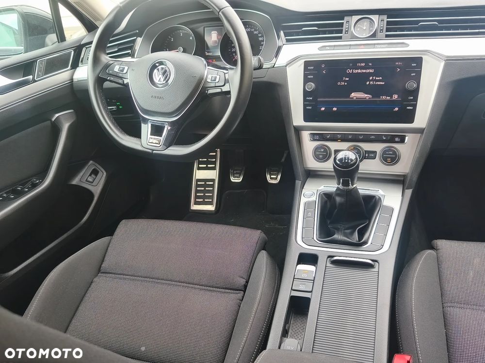 Volkswagen Passat Variant 2.0 TDI (BlueMotion Technology) Highline - 16