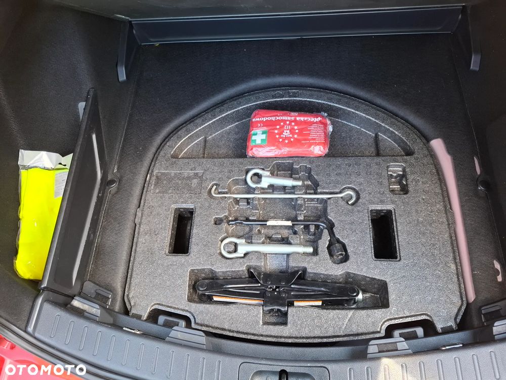 Toyota Corolla 2.0 Hybrid Trek - 29