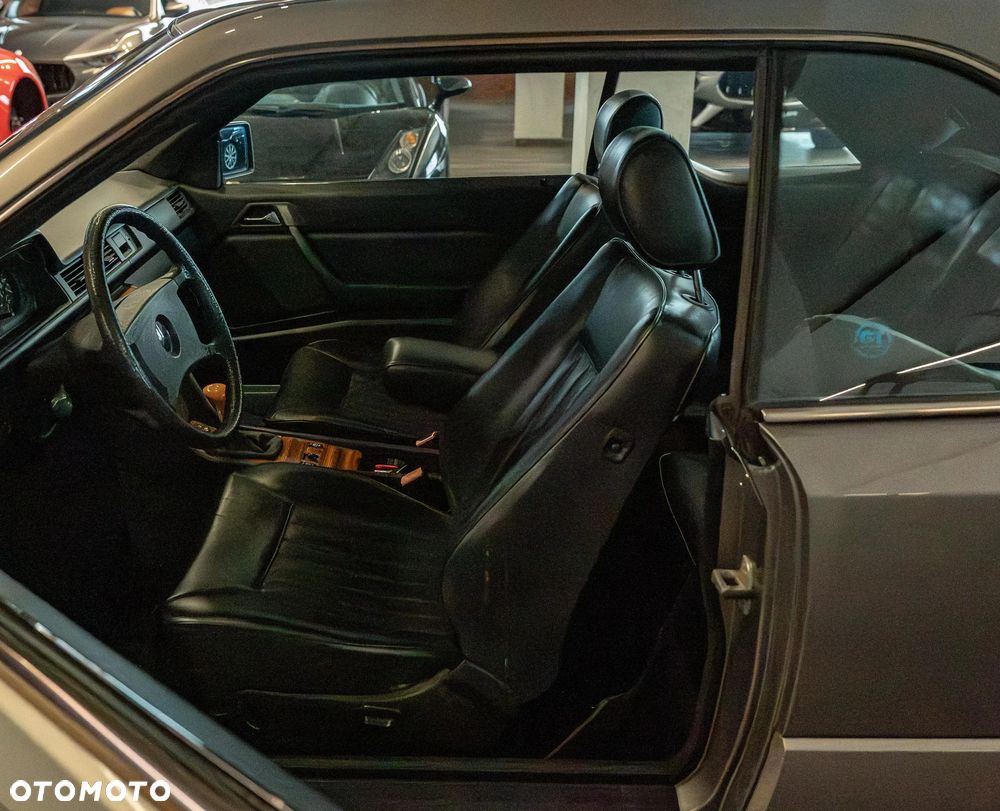 Mercedes-Benz W124 (1984-1993) - 11