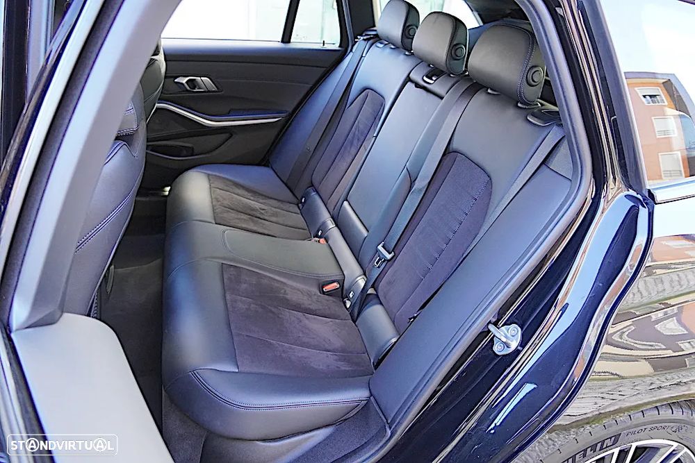 BMW 320 e Pack Desportivo M Auto - 22