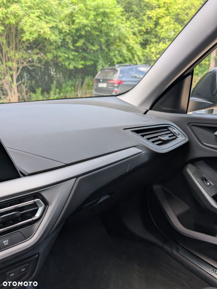 BMW Seria 2 218i Advantage - 22