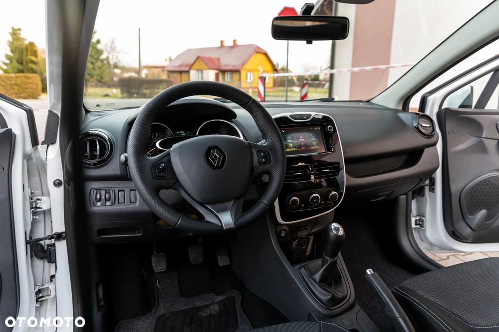 Renault Clio 1.2 16V 75 Life - 34