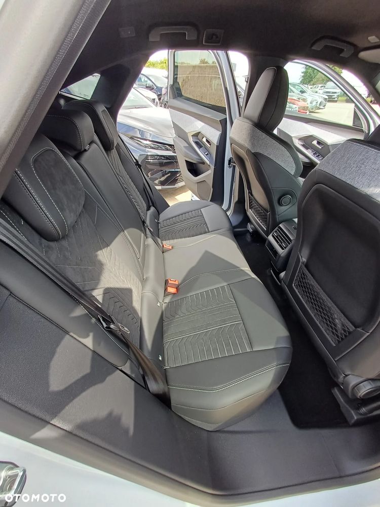 Peugeot 3008 1.2 PureTech mHEV GT S&S e-DCS6 - 12