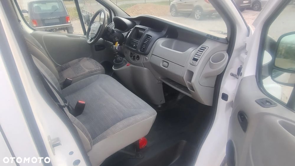 Renault Trafic - 12