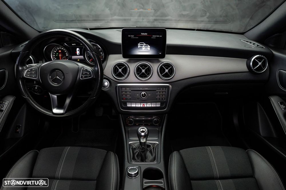 Mercedes-Benz CLA 180 d Urban - 32