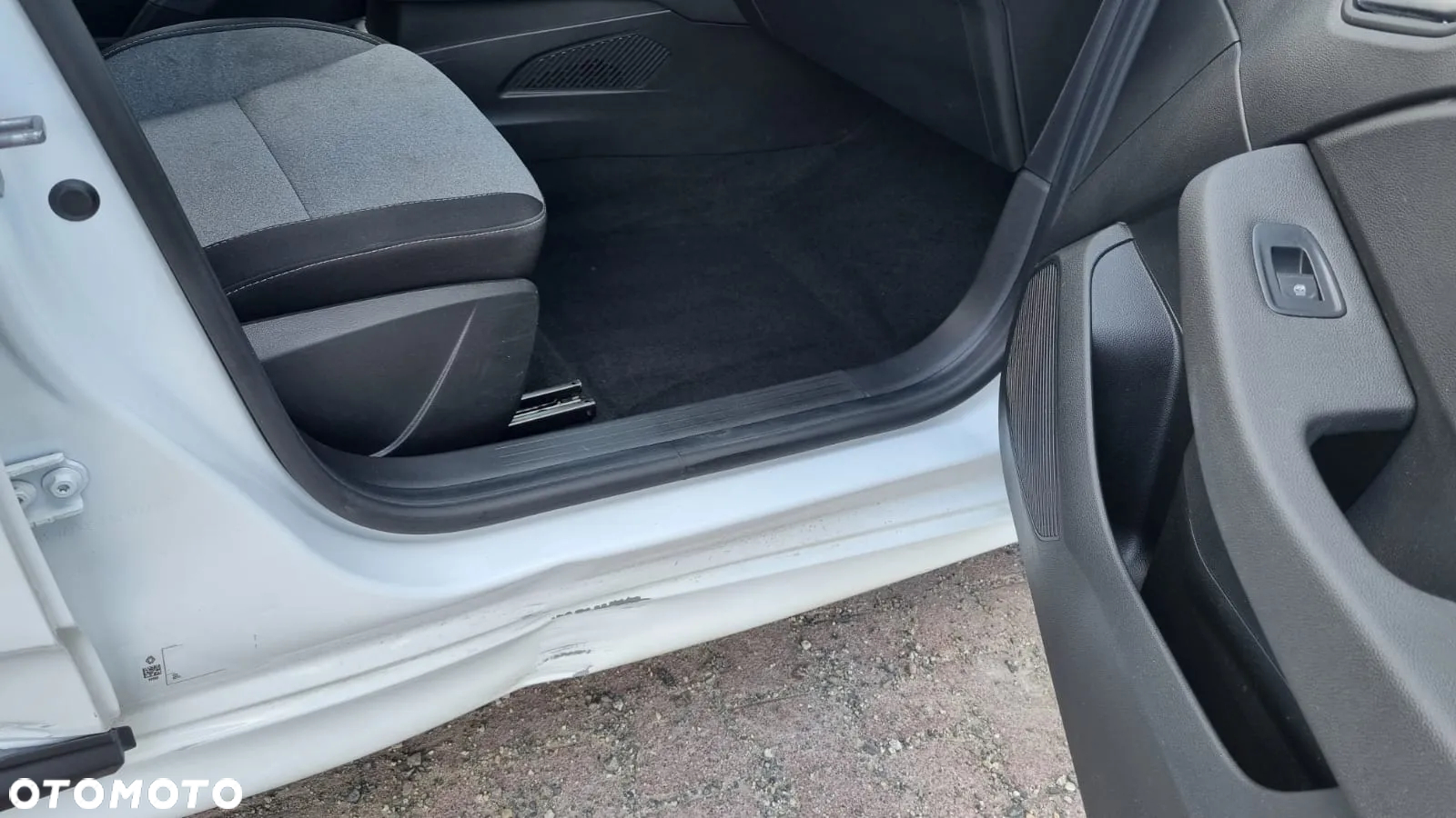 Renault Clio 1.6 E-TECH Equilibre - 17