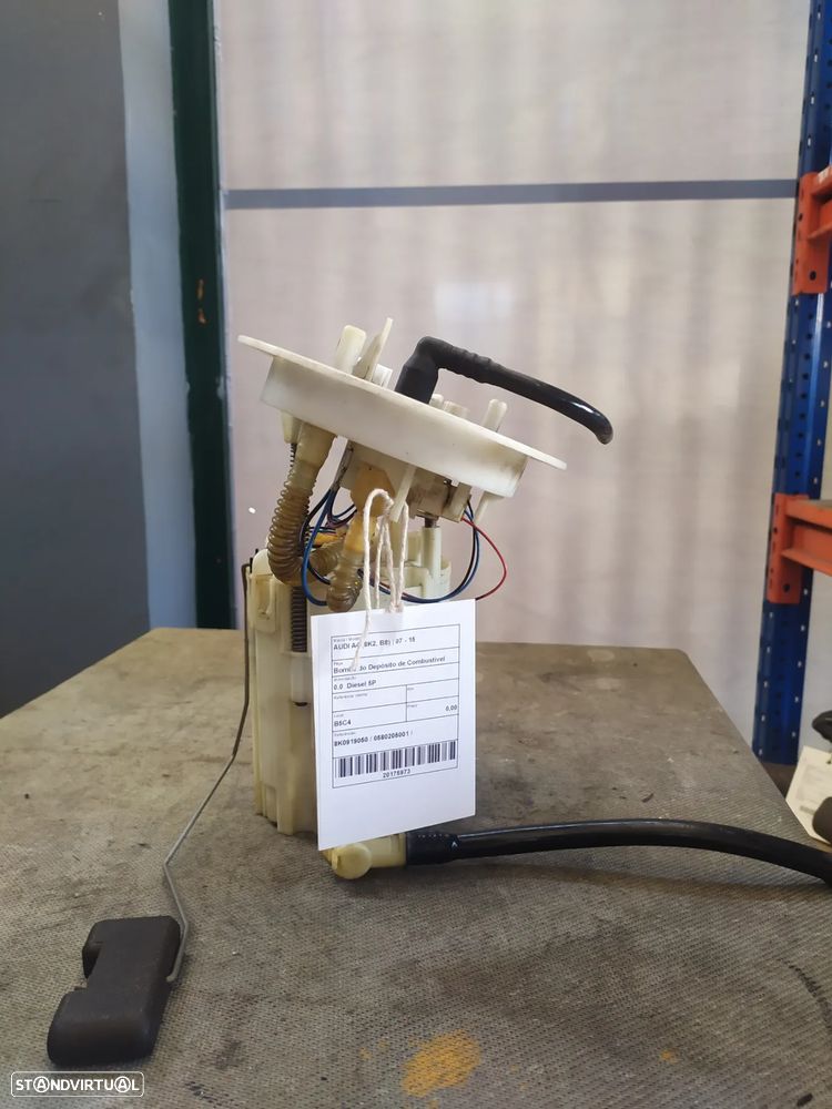 BOMBA DE COMBUSTIVEL AUDI A4 / 8K0919050 / 0580205001 - 1