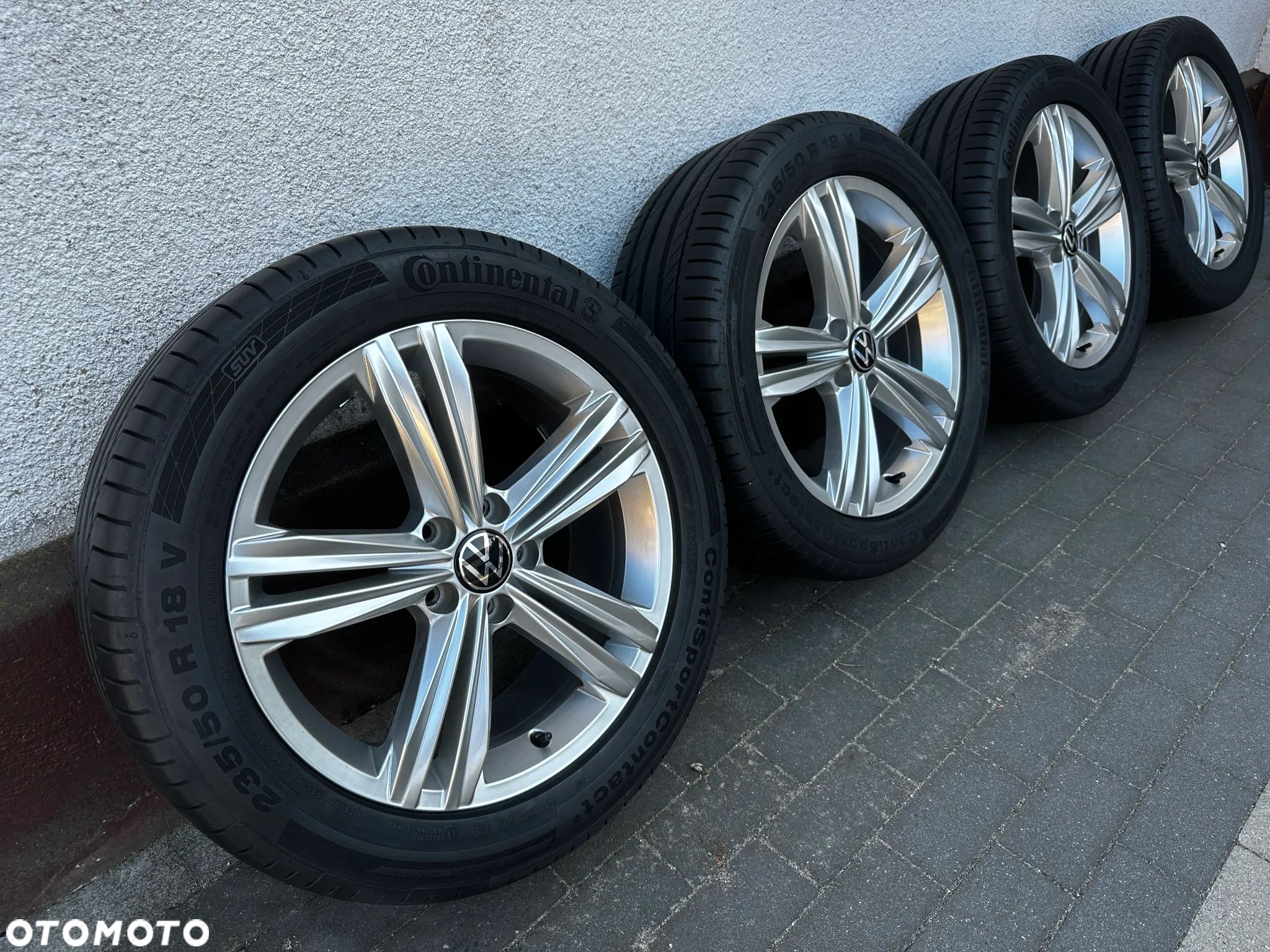 235 50 18 / Vw Tiguan 5NA AUDI Q3 8U0  / CONTINENTAL / r-LINE!!! - 1