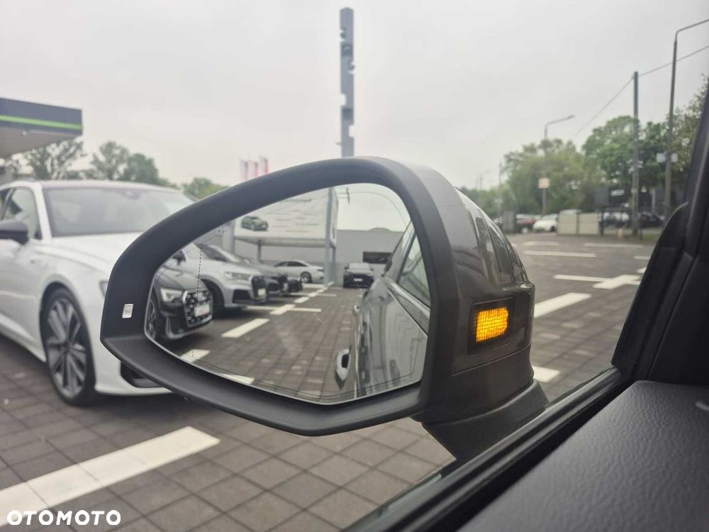 Audi A4 Limousine - 12