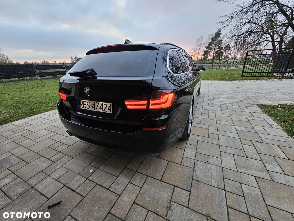 BMW Seria 5 530d Touring - 16