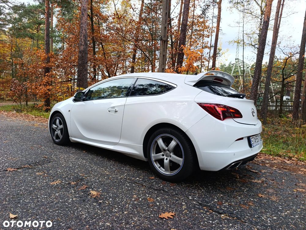 Opel Astra IV GTC OPC - 5