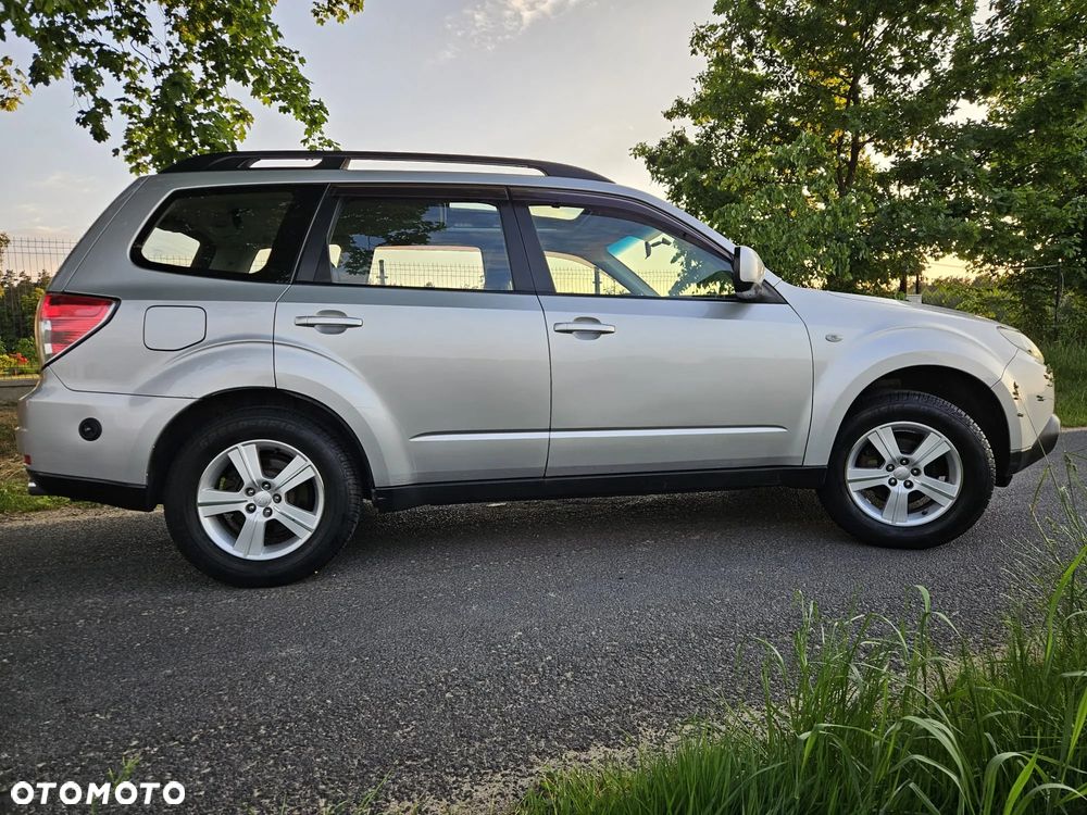 Subaru Forester 2.0 XA TRE - 10