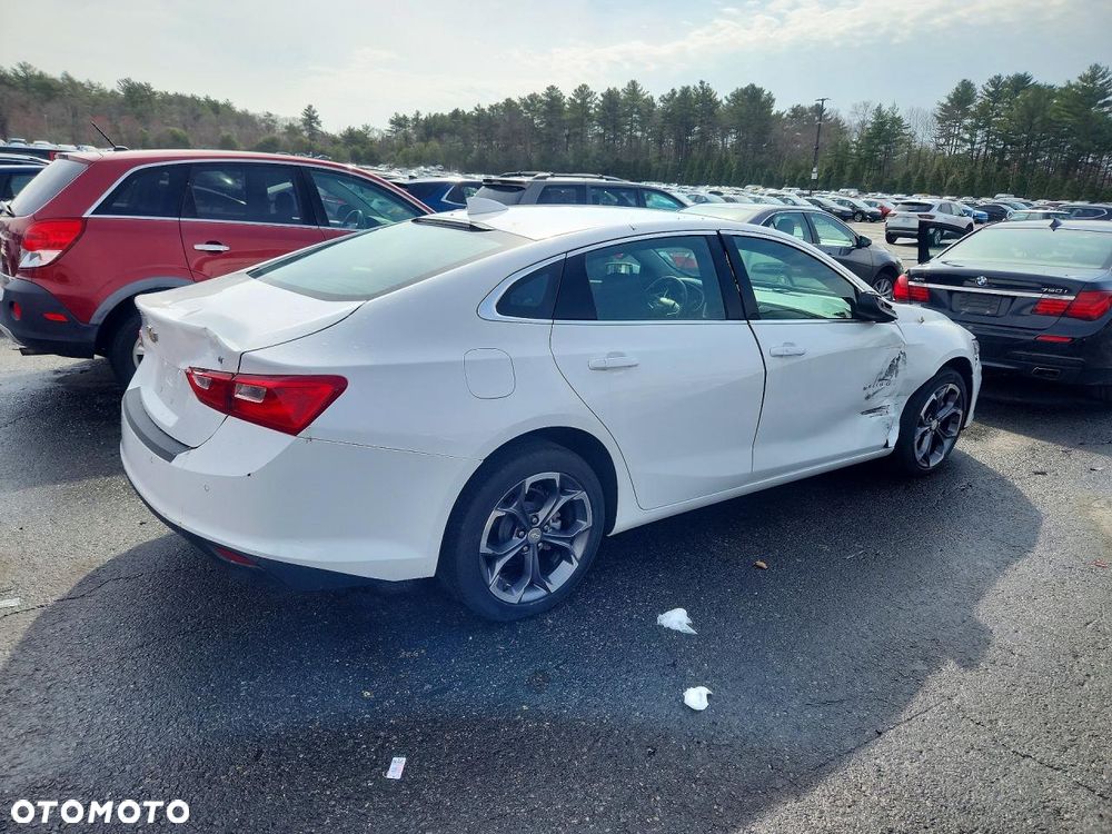 Chevrolet Malibu - 4