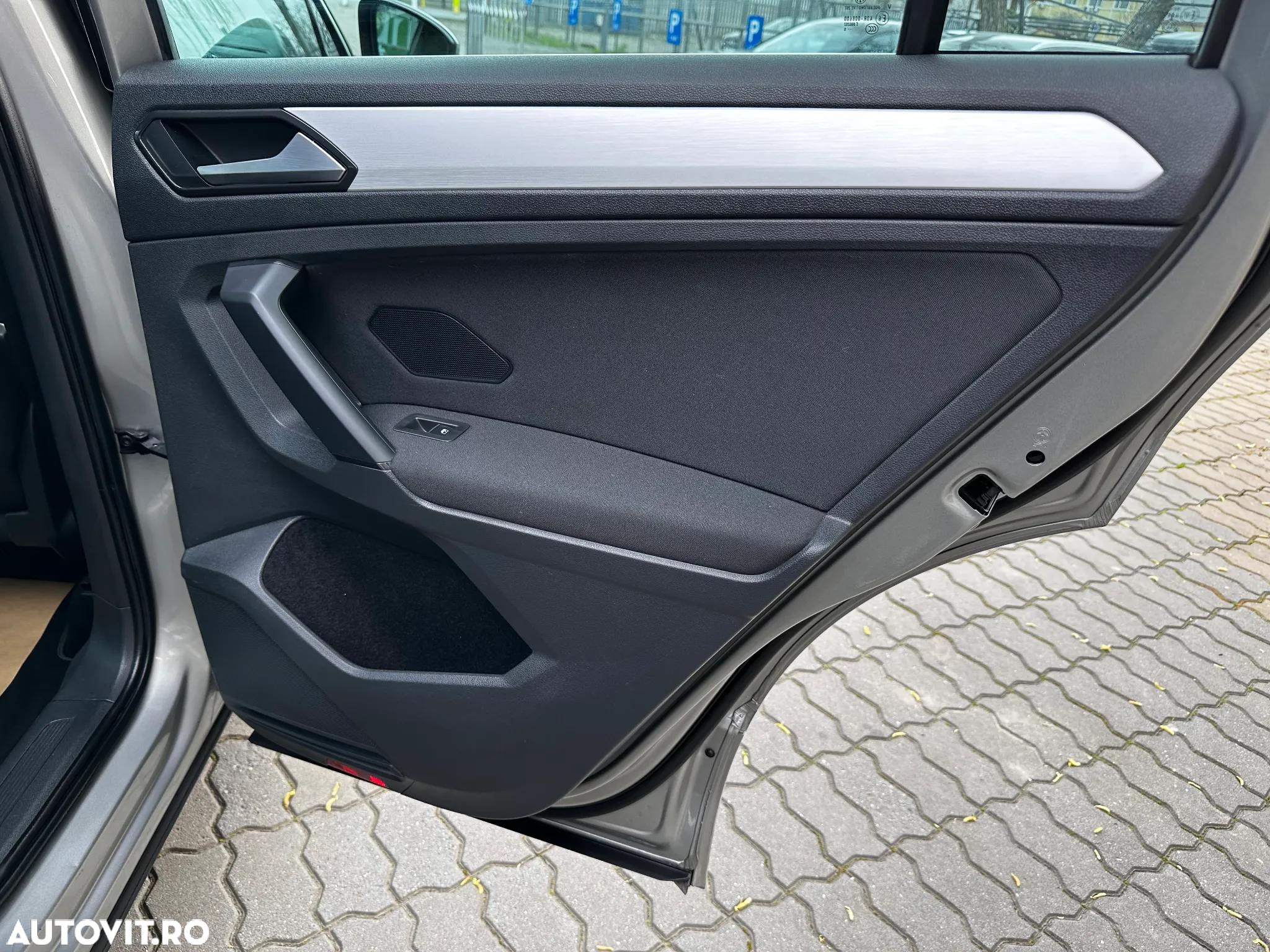 Volkswagen Tiguan 2.0 TDI SCR 4MOTION DSG R-Line - 35