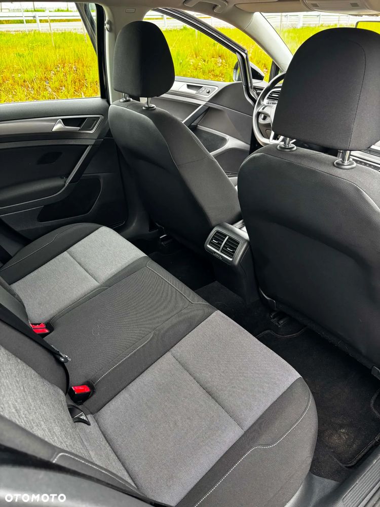 Volkswagen Golf - 12