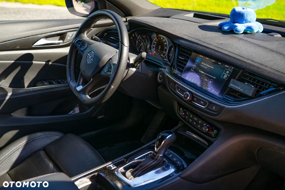 Opel Insignia 2.0 CDTI 4x4 GSi S&S - 9