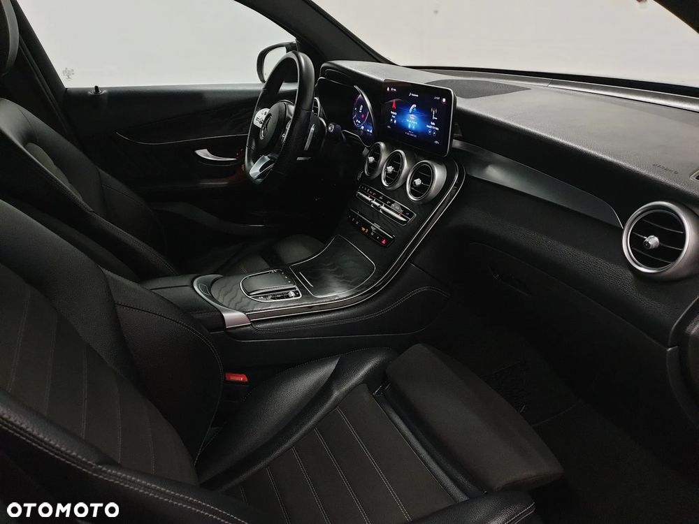 Mercedes-Benz GLC 220 d 4Matic 9G-TRONIC AMG Line Plus - 27