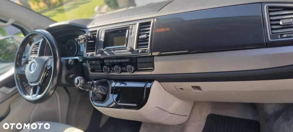 Volkswagen Multivan - 24