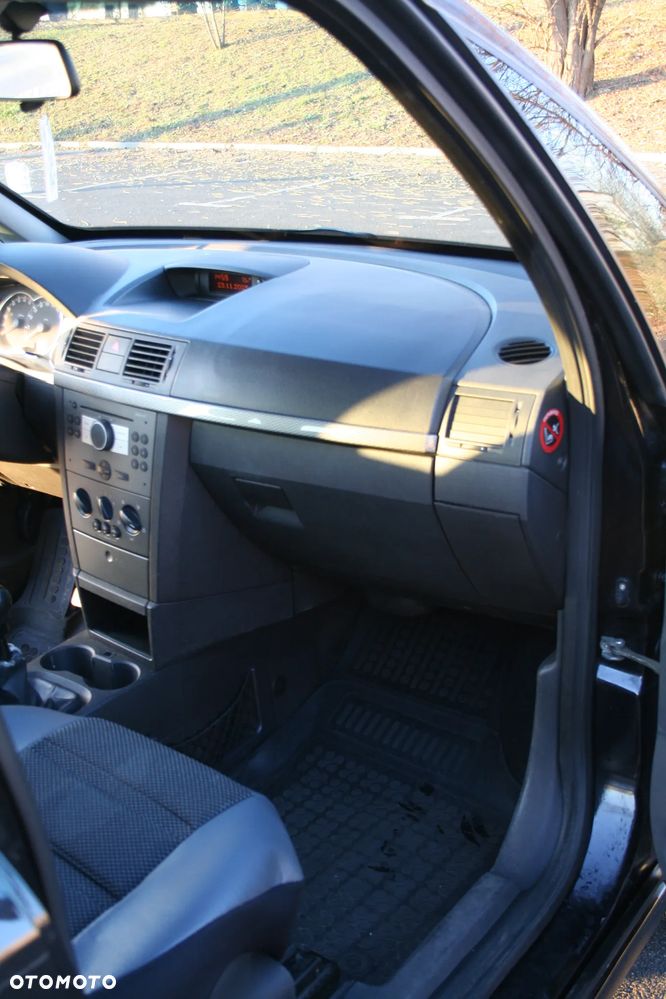 Opel Meriva 1.4 Essentia - 33