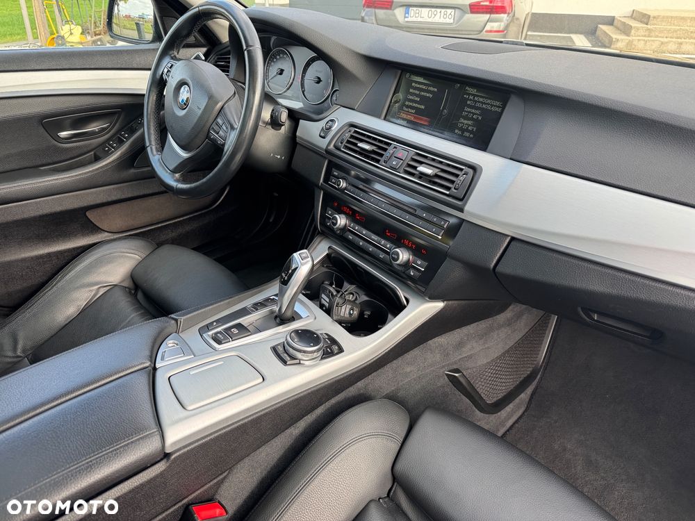 BMW Seria 5 520d - 28