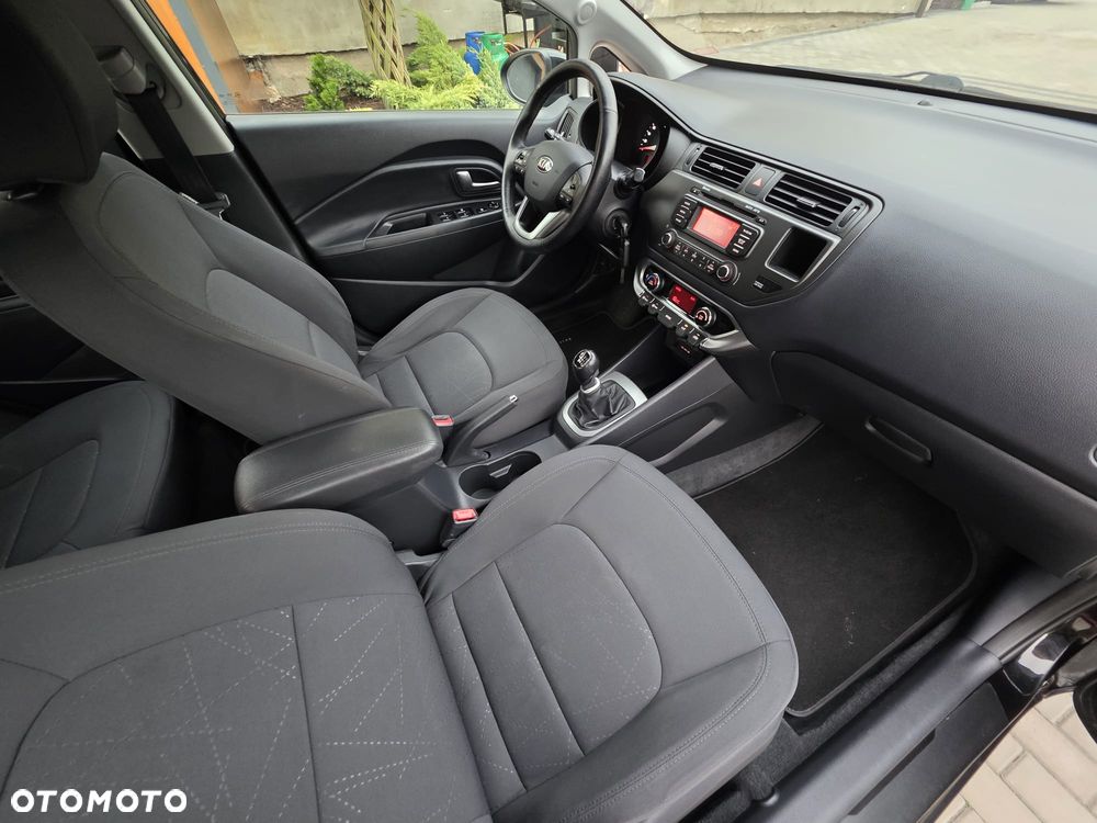 Kia Rio 1.4 Dream Team Edition - 27